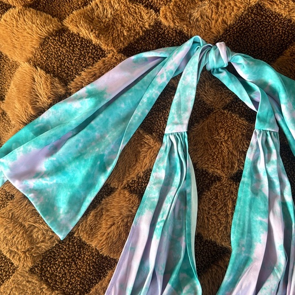 REVOLVE Lovers & Friends Venice top - Picture 7 of 10